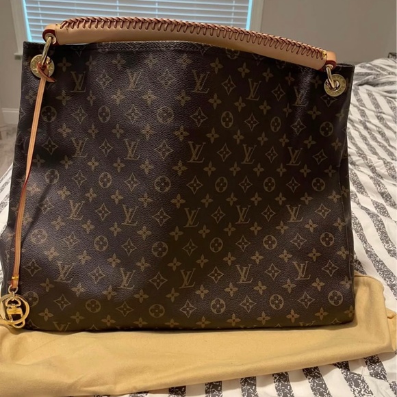 Louis Vuitton Artsy MM Leather Top via Handle Bag - Picture 2 of 8